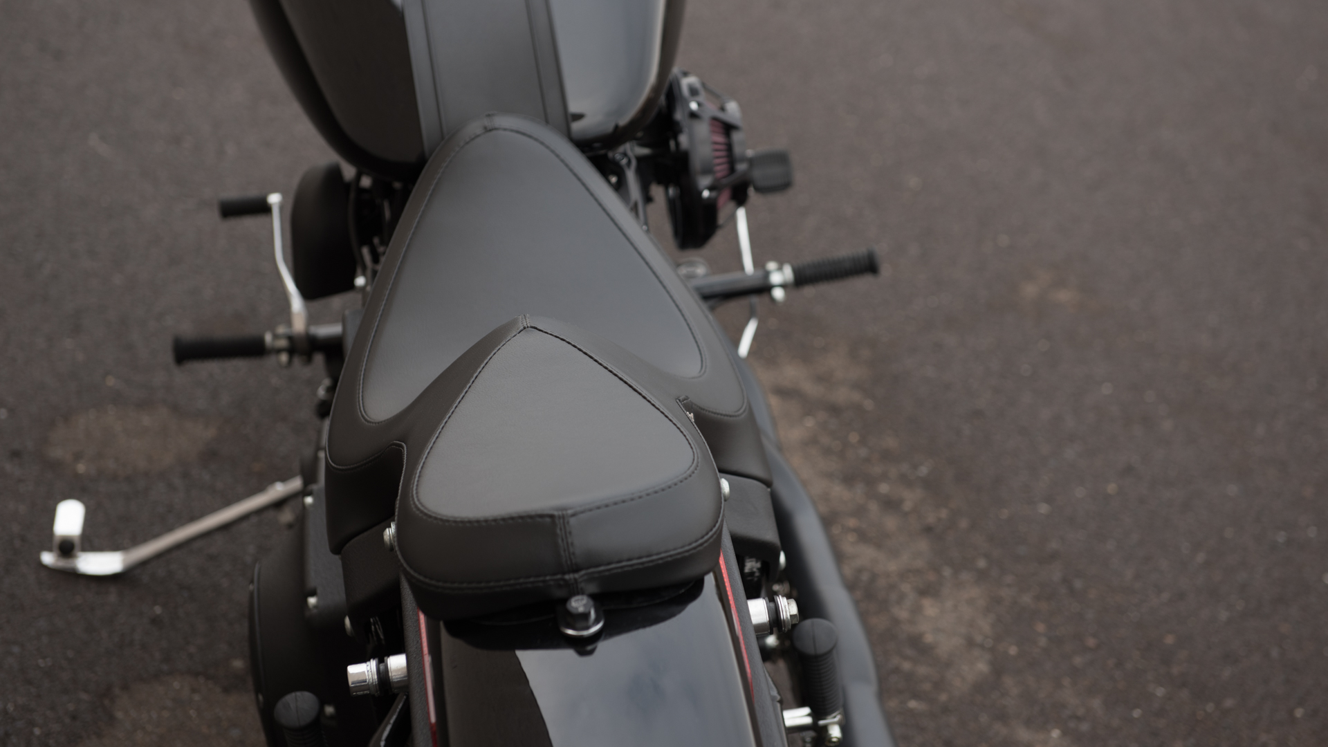 Le Pera Villain Seat on a Harley Softail